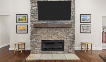 915 Timber Glen Ln, Ballwin, MO 63021