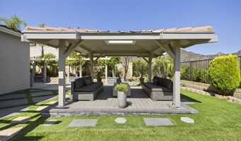 1915 Hazel Nut Ct, Agoura Hills, CA 91301