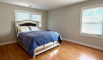 33 Livingston Ave, Avenel, NJ 07001