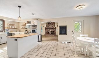 9 Plantation Dr, Cumberland, RI 02864