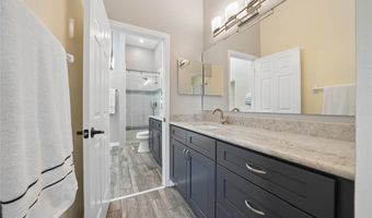 1848 Ridgeview Circle Dr, Ballwin, MO 63021