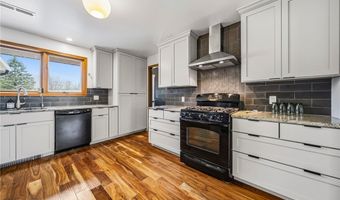 1584 Hemlock Dr, Ashtabula, OH 44004