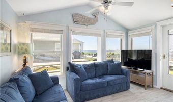 11 Woodruff St, Narragansett, RI 02882