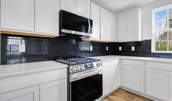 22 D Regent St, Camden, SC 29020