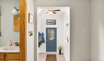 21 Bowling Green Ln, Belfast, ME 04915
