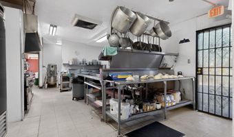 5801 Central Ave NE, Albuquerque, NM 87108