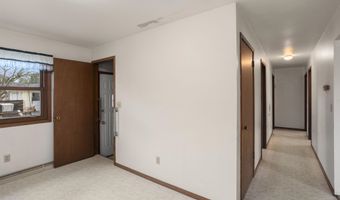 2109 E COLLEGE Ave, Appleton, WI 54915