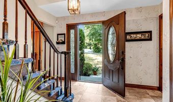 28 Doherty Dr, Middletown, NJ 07748