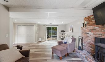 37 Carriage Rd, Cranston, RI 02920