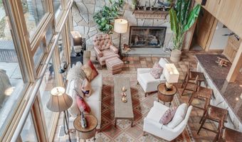 6 Williamsburg Ln, Bedford, NH 03110