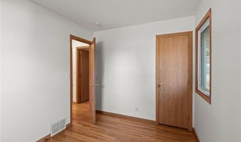 148 Spruce Dr, Apple Valley, MN 55124