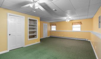 42 Yankee Ave, Bangor, ME 04401