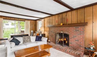 1 Edelweiss Ave, Lincoln, RI 02865