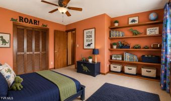 1151 Panorama Dr, Abingdon, VA 24210