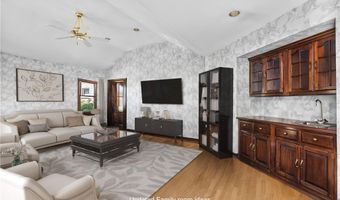 90 Putnam Pike, Johnston, RI 02919