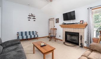 120 Hillside Dr, Baldwin City, KS 66006