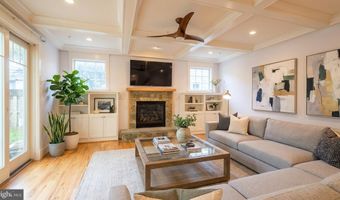 8905 HEMPSTEAD Ave, Bethesda, MD 20817