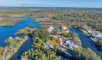 3205 GULF Dr, Aripeka, FL 34679