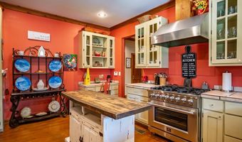 1320 Pine Lodge Rd, Batesville, MS 38606