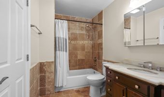 1316 W MEADE Ln, Arlington Heights, IL 60004