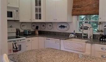 97 Narragansett Ave C3, Newport, RI 02840
