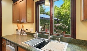 171 White Fox Rd, Agawam, MA 01030