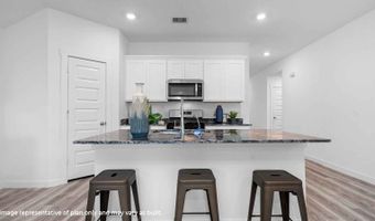 305 Robin St, Angleton, TX 77515