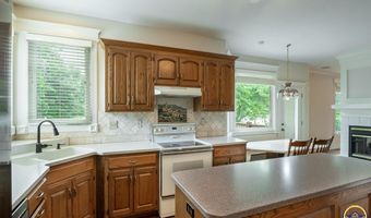 6425 SW South Pointe Dr, Auburn, KS 66402