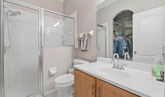 6936 SURREY OAK Dr, Apollo Beach, FL 33572