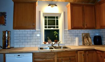 7 Mossy Ridge Rd, Belfast, ME 04915
