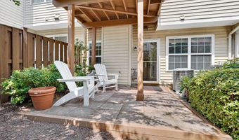 2411 GORGAS Pl, Alexandria, VA 22311