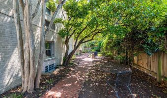 1363 K St SE 201, Washington, DC 20003