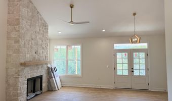 9009 Stonewall Rd, Appomattox, VA 24522