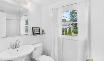 12422 SARAH Ln, Bowie, MD 20715
