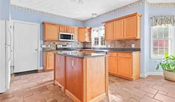 3 Aster Ln, Coventry, RI 02831