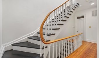 322 E CAPITOL St NE, Washington, DC 20003