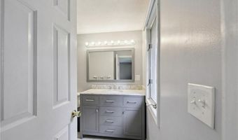 35 Old Town Trl, Narragansett, RI 02882