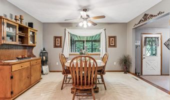 2151 332nd Ave, Dyersville, IA 52040