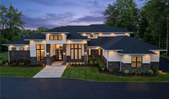 11 Sanctuary Ct, Amherst, NY 14221