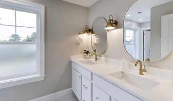 6410 WINNEPEG Rd, Bethesda, MD 20817