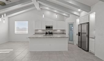 484 PLATEAU Dr, Socorro, TX 79927