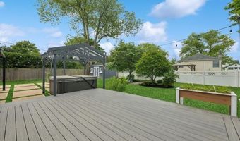 46 Purdy Ln, Amityville, NY 11795