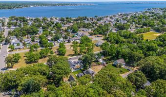 375 E Barnegat Ave, Bayville, NJ 08721
