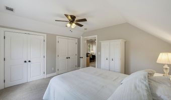 318 Cockle Ln, Beaufort, SC 29906