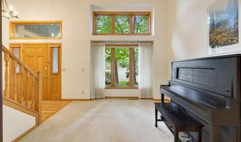 12068 Gantry Ln, Apple Valley, MN 55124