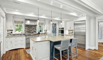 1801 N HARTFORD St N, Arlington, VA 22201