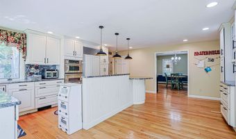 19 Winterberry Dr, Amherst, NH 03031