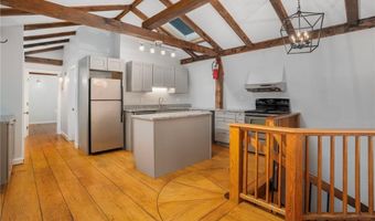 31 Bridge St B, Newport, RI 02840