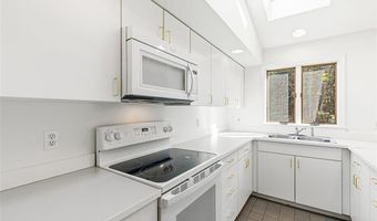 31 Stanchion Ave, Jamestown, RI 02835