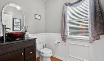 941 Par Dr, Algonquin, IL 60102